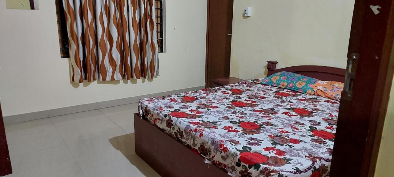 Guruvayur Adithya エクステリア 写真